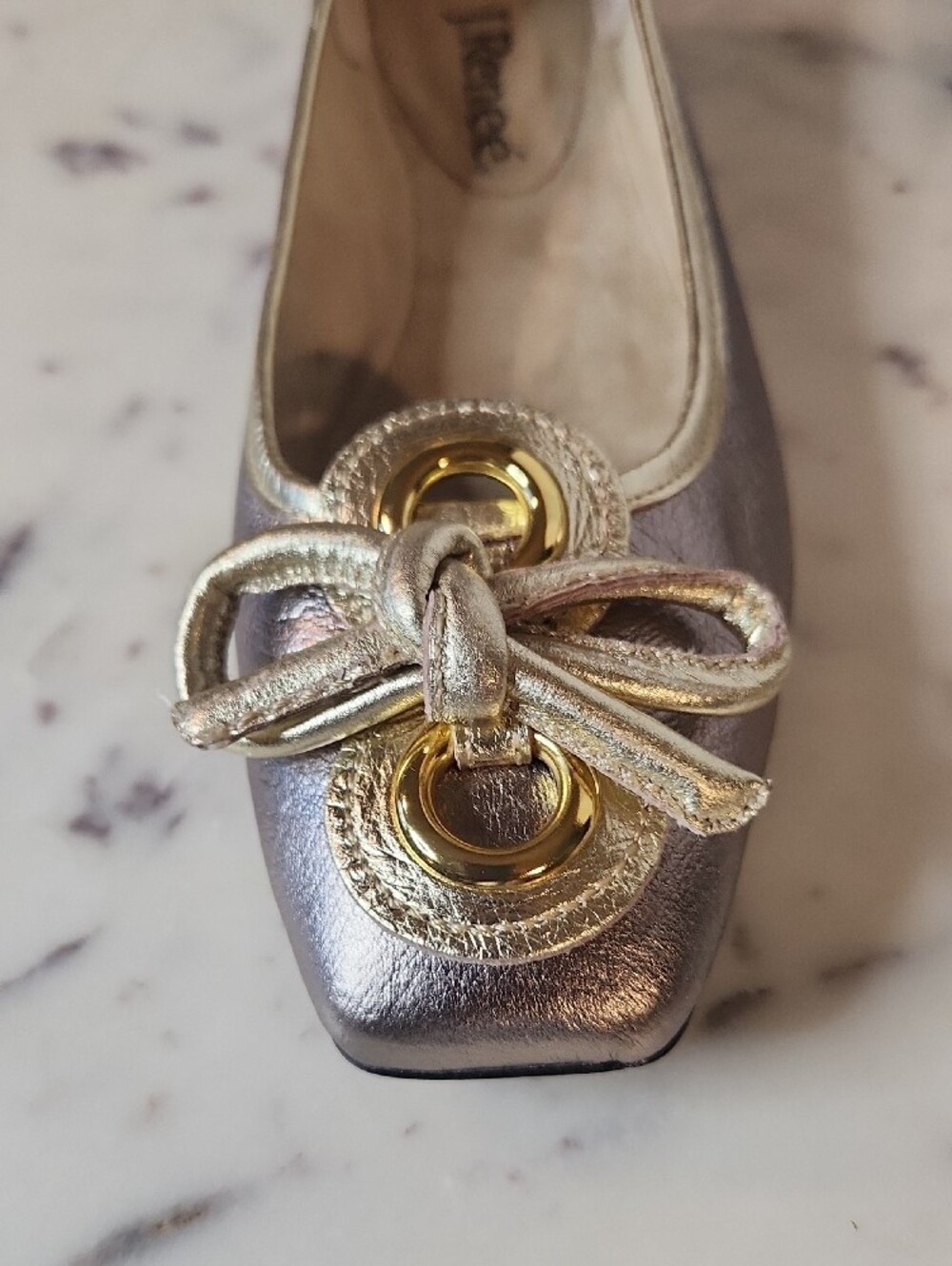 J.Renee Metallic Square Toe Taupe Flats Gold Bow & Ring Detail Sz8 - Picture 6 of 6